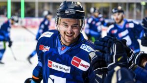 Straubing verlängert mit DEL-Topscorer Akeson