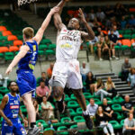 Brose Bamberg holt Center Solomon Young