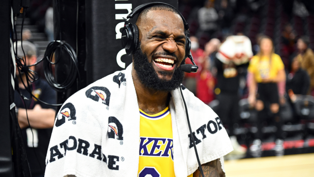 LeBron James, Lakers vereinbaren eine zweijährige Vertragsverlängerung in Höhe von 97,1 Millionen US-Dollar