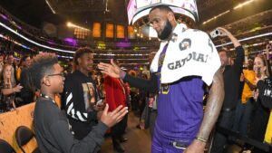 Drei mögliche Auswirkungen einer Senkung des Draft-Alters durch die NBA, einschließlich dessen, was dies für LeBron James und seine Söhne bedeutet