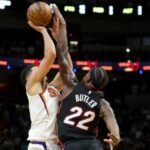 AUSSEHEN: Jimmy Butler blockt Devin Bookers potenziell spielentscheidenden Schuss, um Heat über Suns zu heben