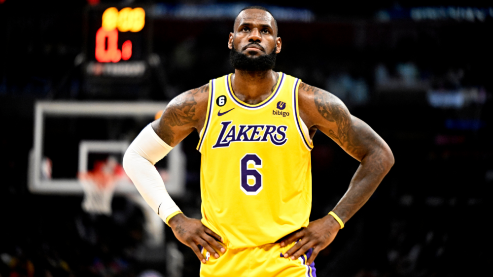 Lakers tauschen Gerüchte aus: LeBron James befürchtet verlorene Saison;  Anthony Davis nicht auf dem Tisch;  Westbrook-Anrufe kommen herein?