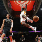 NBA: Bucks stolpern erstmals - Curry stoppt Warriors-Krise