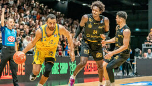 Alba bricht spät ein: Niners sichern sich dank Comeback ersten Matchball