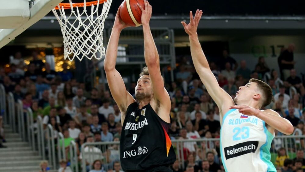 Mit Video: DBB-Team gewinnt hitziges Duell gegen Slowenien, Wagner dominiert