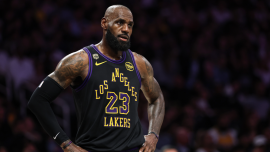 Was kommt als nächstes für LeBron James? Er stellt die Chancen für sein nächstes Team neu fest und erklärt, warum ein Rücktritt jetzt unwahrscheinlicher erscheint